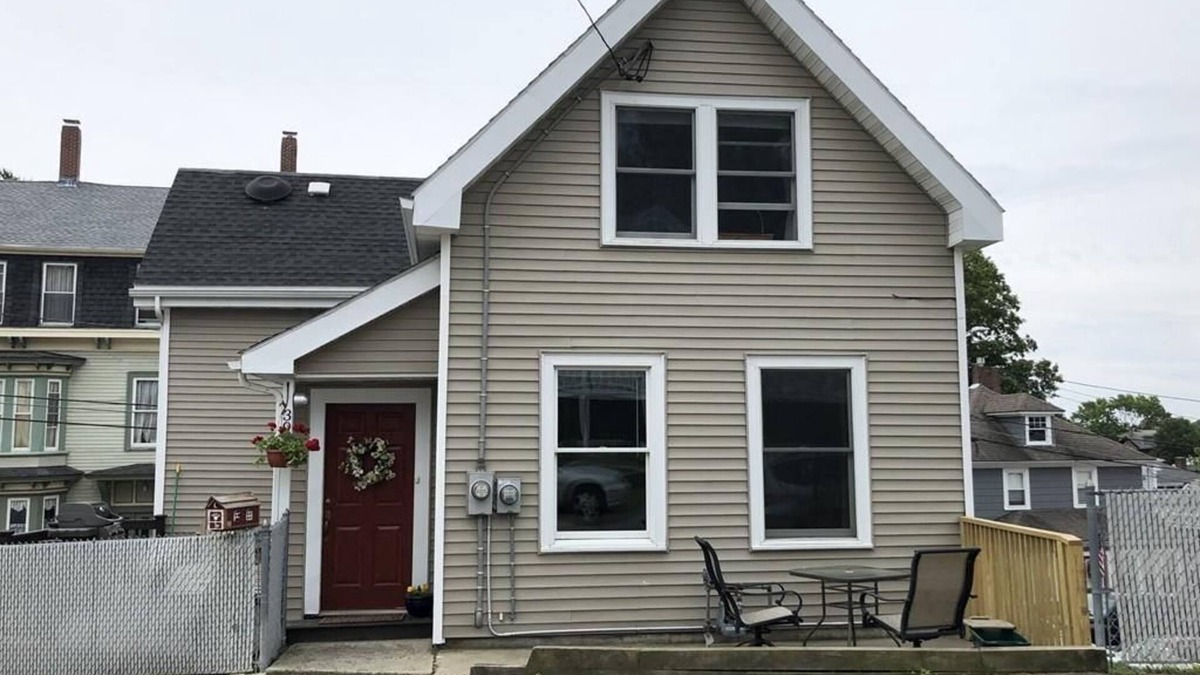 Gloucester House | Breeze of Gloucester