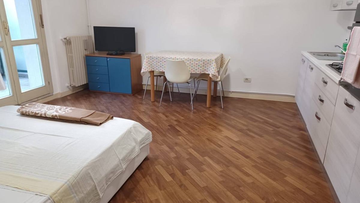 Centro Storico Sud Apartment | Brescia, Residence at the park, elegant studio apartment near the station