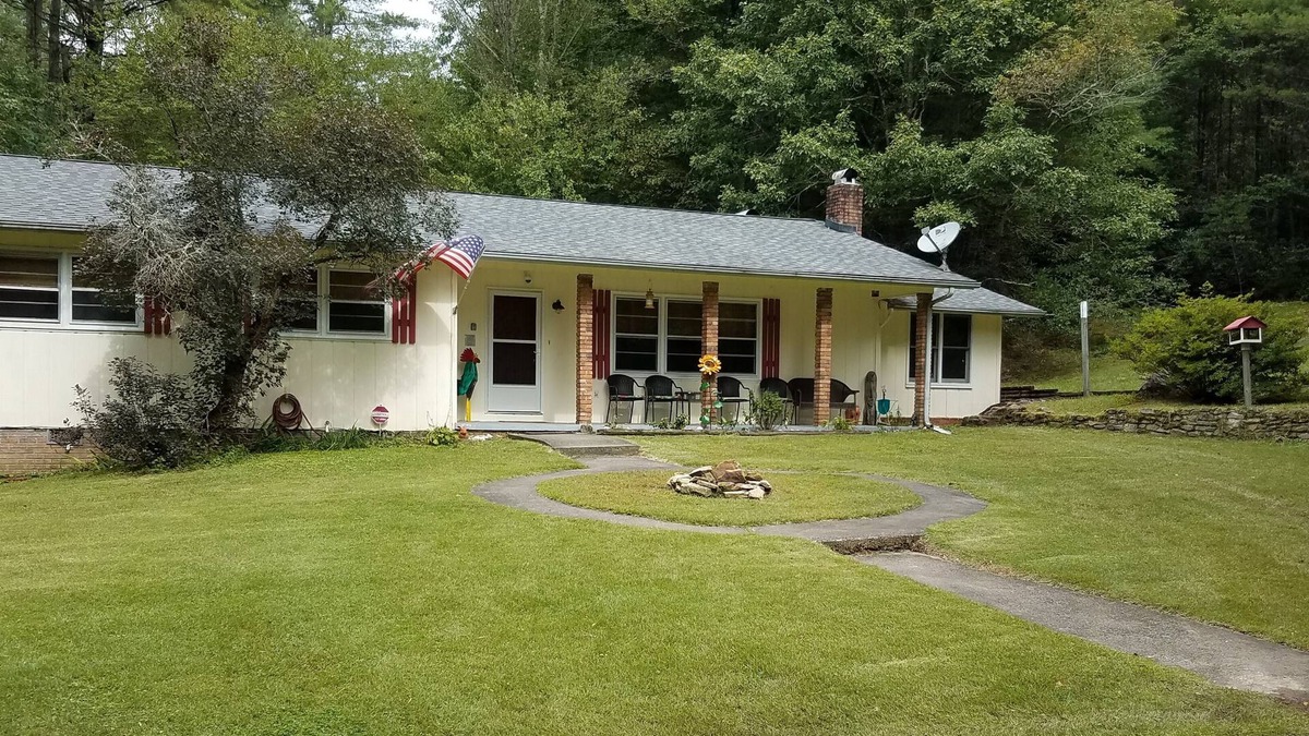 Cedar Mountain House | Brevard, DuPont State Forest, Pretty Place, Waterfalls and Mountain Biking