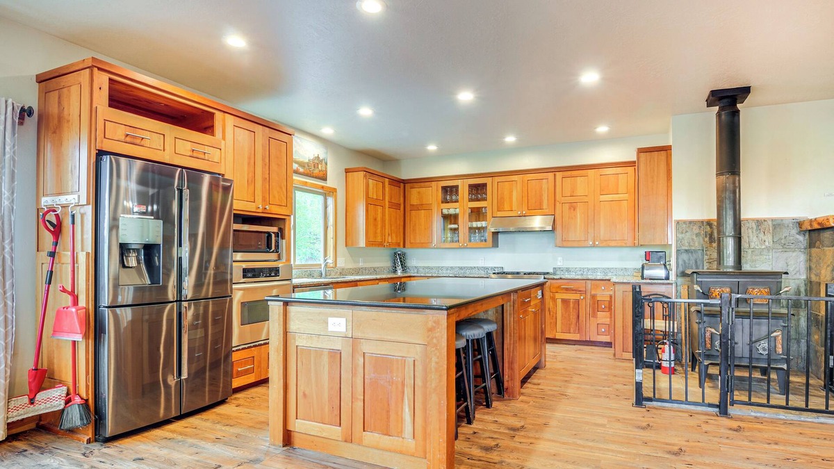 Brian Head Cottage | Brian Head Cabin < 1 Mi to Resort: Ski + Mtn Bike