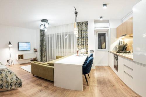 Cluj-Napoca Apartment | Briana Luxury Sky View Studio