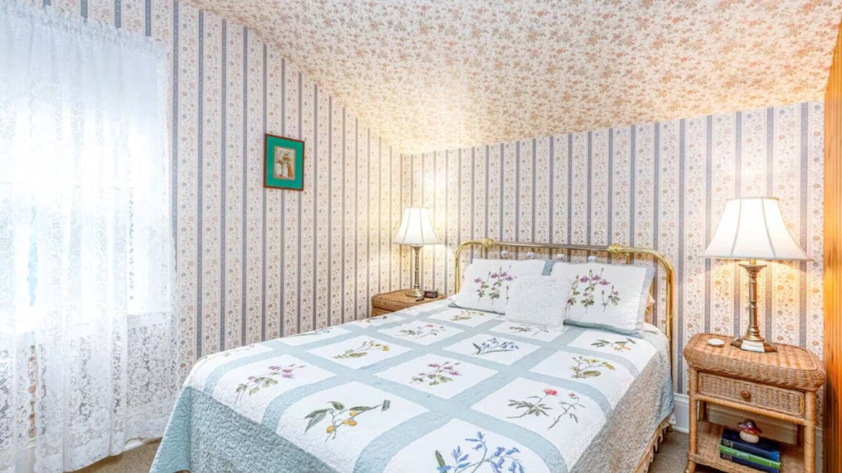 Galena Condo | Briarstone Inn | Historic 7-Room Inn w/Private Baths | Walk to Downtown Galena