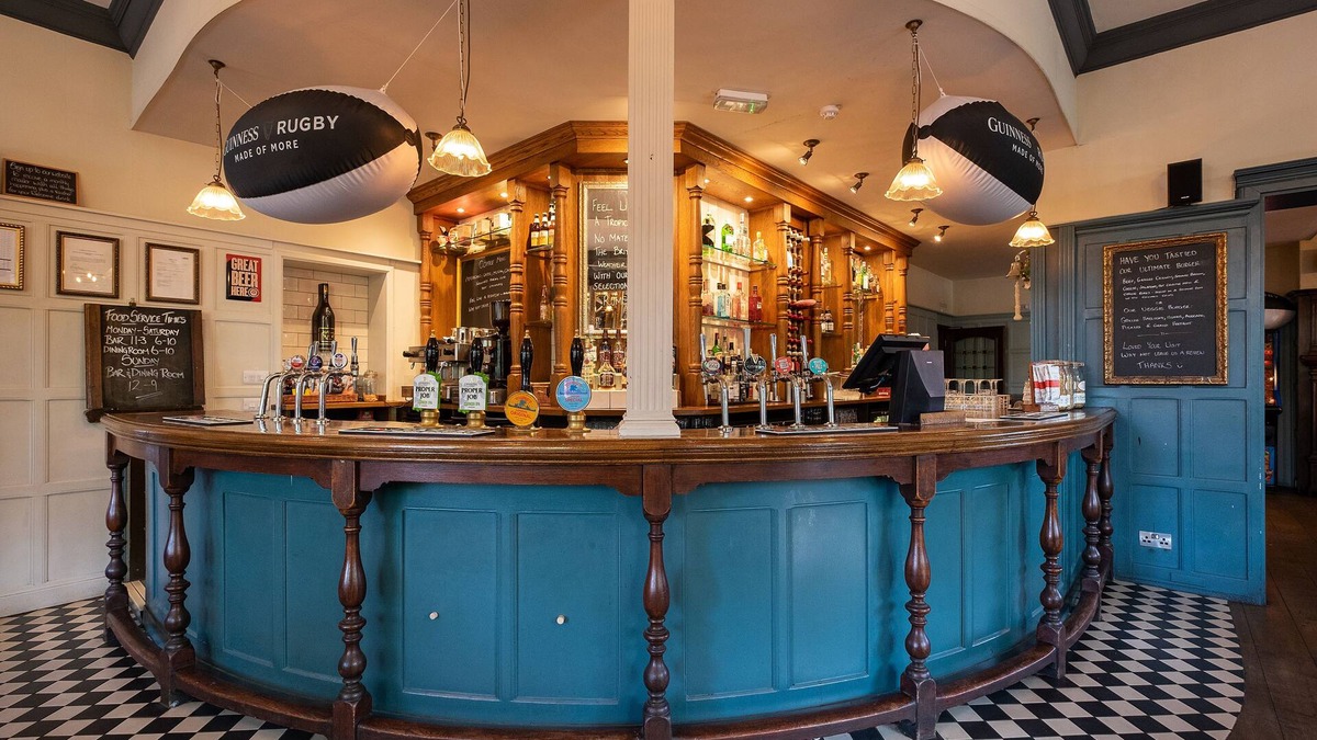 London Borough of Ealing Hotel | Bridge Hotel