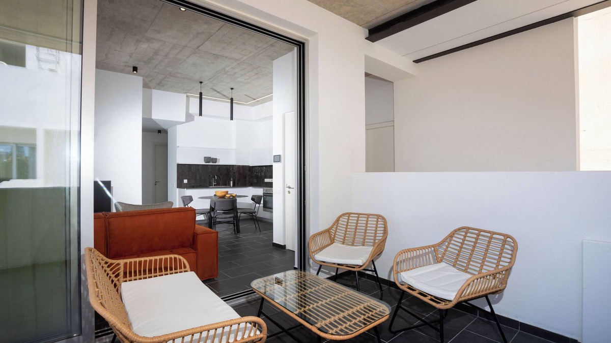 Historical Center Apartment | Bridge House 202 - 2BR Modern Apt close to the beach and city centre