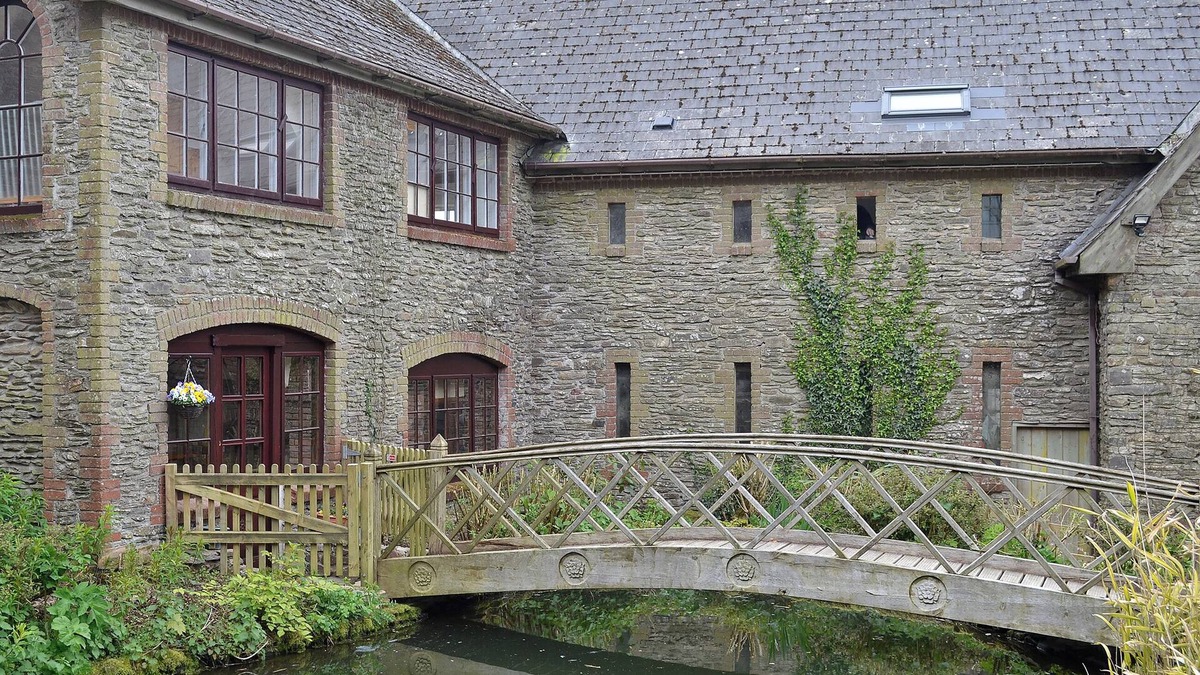 Brayford Cottage | Bridge House - UKC1340