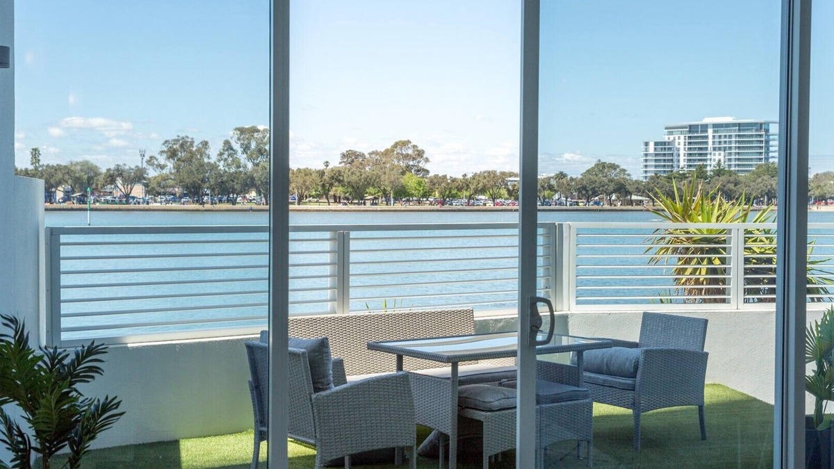 Mandurah Apartment | Bridgepoint 103 - 2 Bedroom Apartment