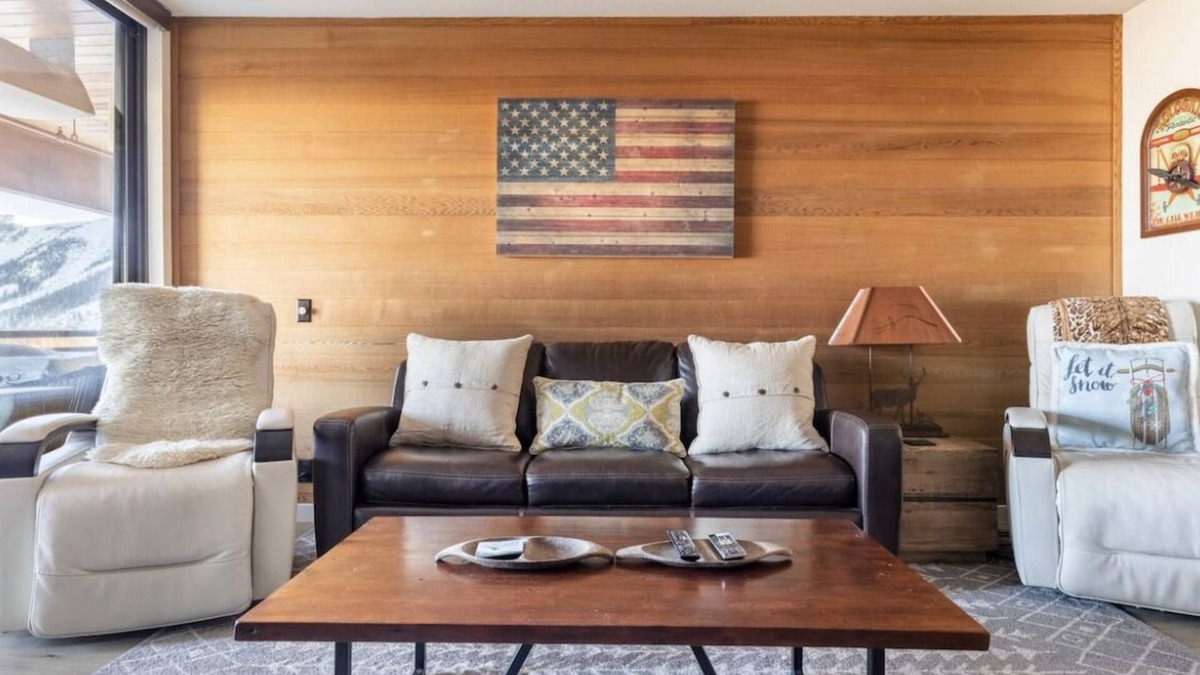 Mammoth Lakes Condo | Bridges 210-Private spa, incredible views & ski in ski out!
