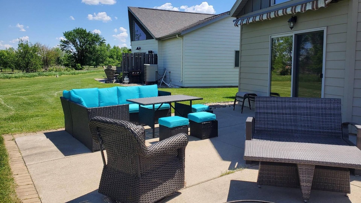 Arnolds Park Villa | Bridges Bay Vacation Cabin 25