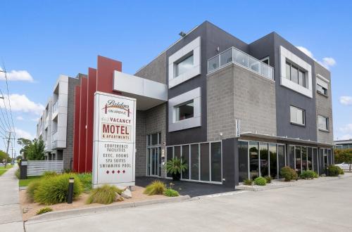 Traralgon Hotel | Bridges on Argyle