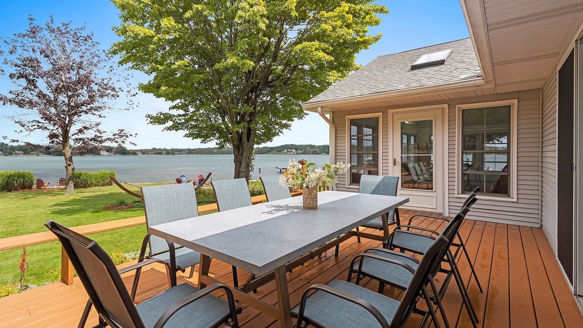 Sturgeon Bay House | Bridgeview Cottage: A Family-Friendly Waterfront Home in Sturgeon Bay