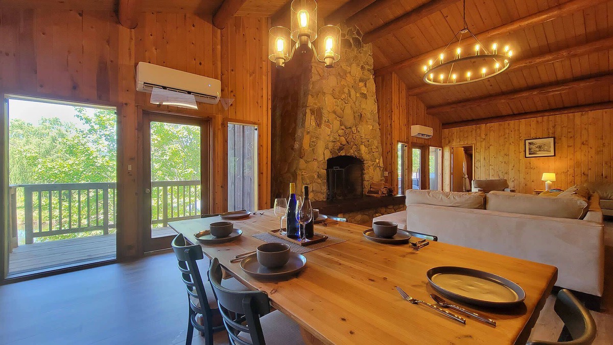 Cave Junction Apartment | Bridgeview Winery Suite With Gorgeous Mountain Views and Scenic Outdoor Space!