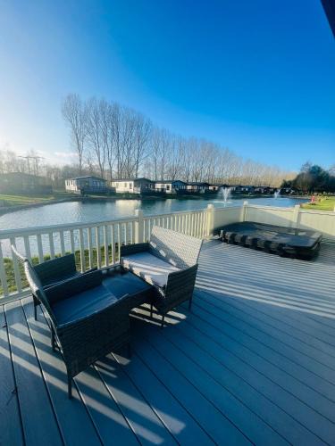 Allerthorpe House | Bridgewater Lodge with Hot Tub