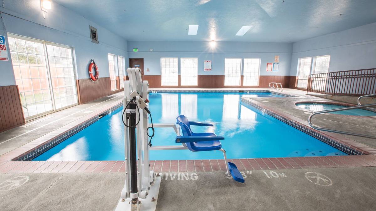 Wilkes East Hotel | Bridgeway Inn & Suites Portland Airport