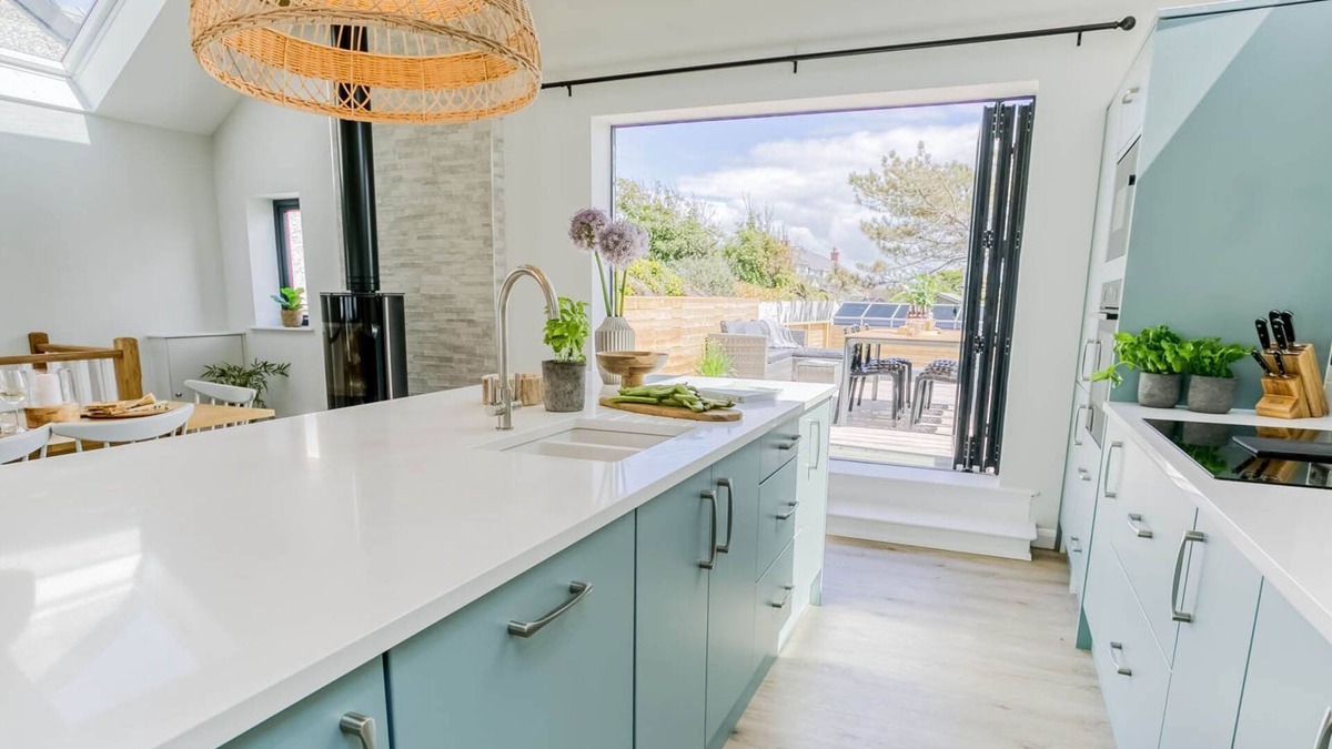 Rhosneigr Cottage | Brig y Don - a sea view that sleeps 8 guests in 4 bedrooms