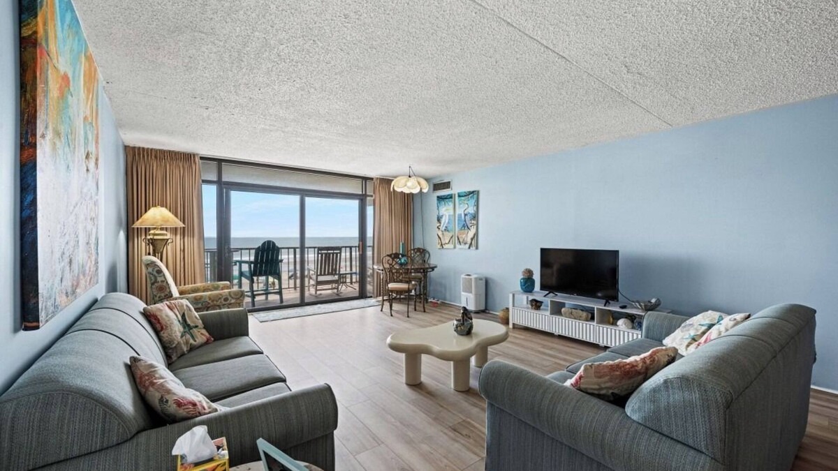 Myrtle Beach Condo | Brigadune 3BR with Direct Oceanfront View - Pool!