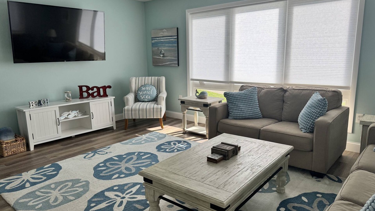 Southend House | Brigantine Beach Bliss - 15min walk to the beach.