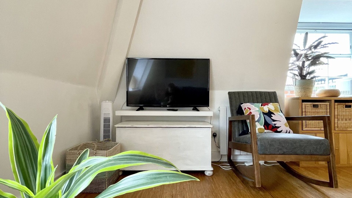 Bristol City Centre Apartment | Bright 1 Double bed Apartment Near Cabot Circus