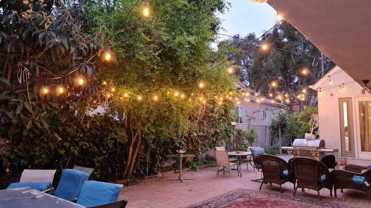 Beverly Hills Apartment | Bright 1BR Apt Near Beverly Hills Sleeps 4+Parking. A+ area Close to attractions