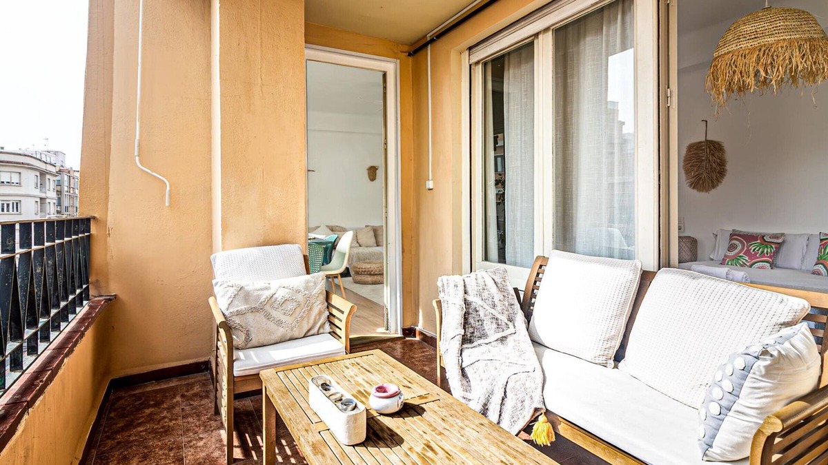 La Trinidad Apartment | Bright 2-Bed Apartment in Central Málaga, Near Carmen Thyssen Museum