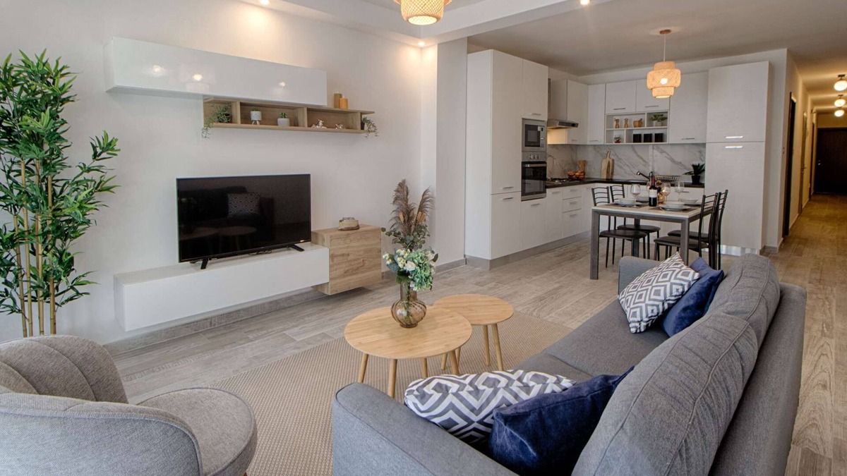 St. Paul's Bay Apartment | Bright 2 Bedroom 2 Bathroom Apartment close to sea