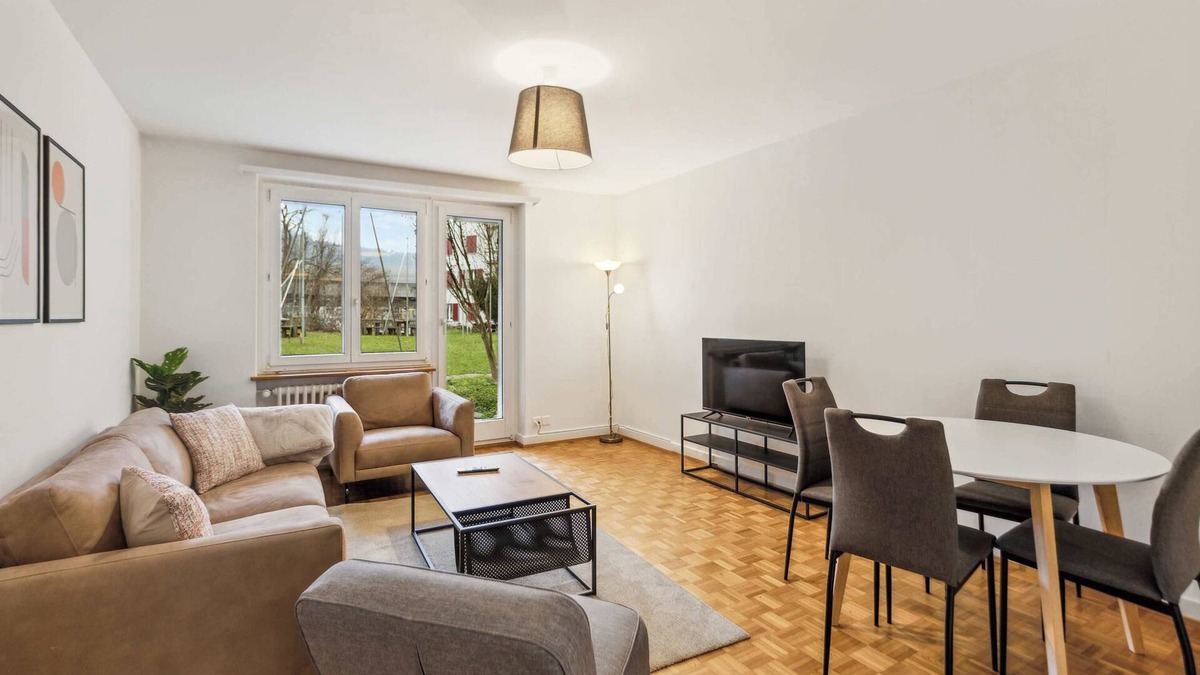 Alt-Wiedikon Apartment | Bright 2-Bedroom Apartment near Museum Rietberg, Zürich