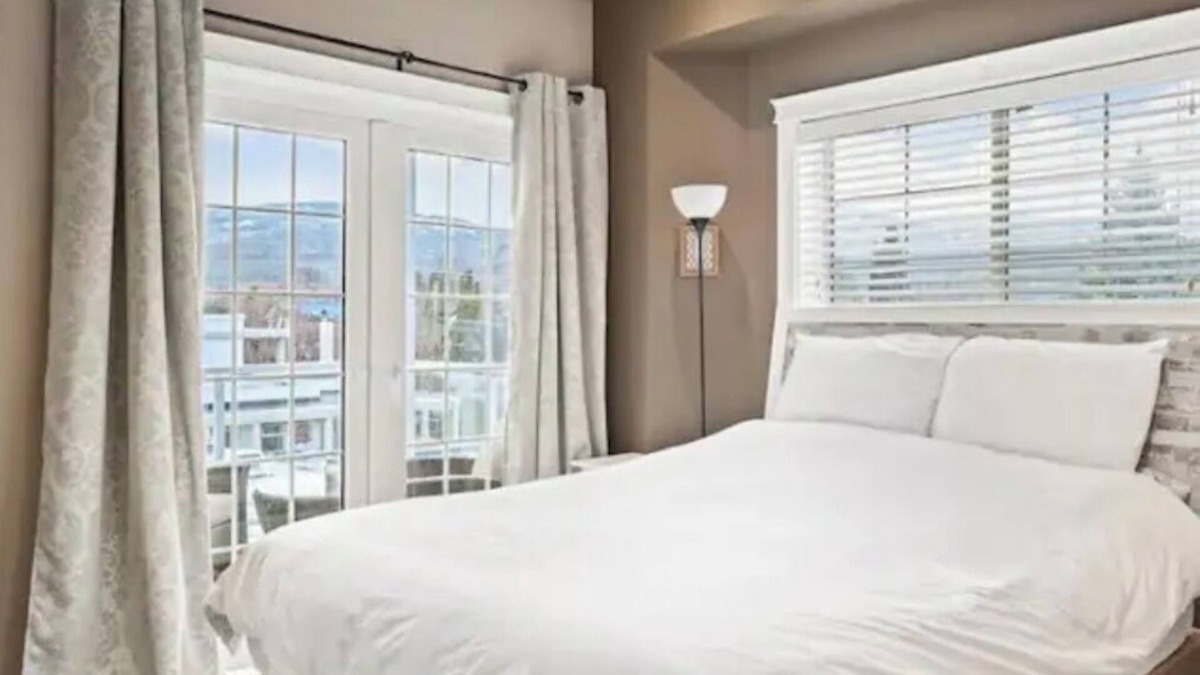 Okanagan-Similkameen House | Bright 2-Bedroom Downtown Getaway