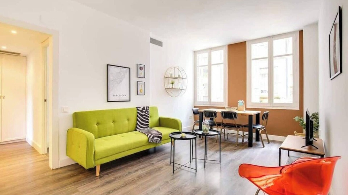 la Vila de Gracia Apartment | Bright 2 bedroom in the best area of Barcelona.