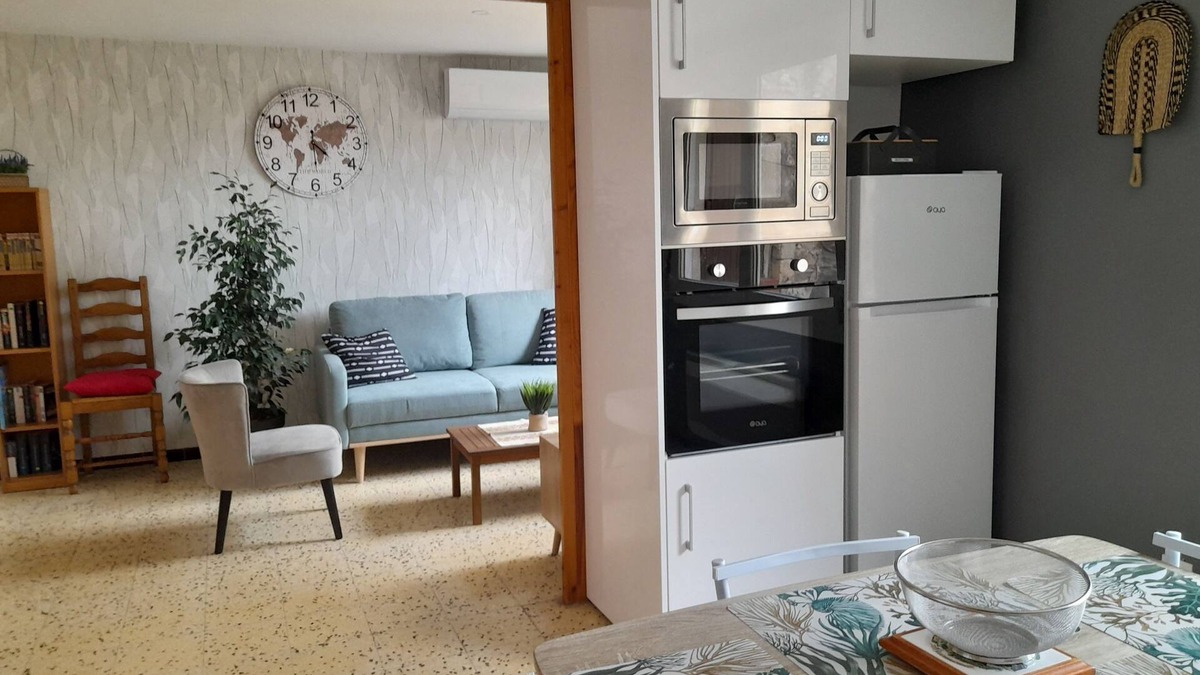 Roujan House | Bright 2-bedroom village house with courtyard.