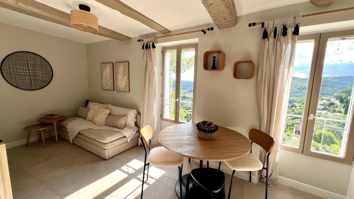 Callian Apartment | Bright 2-room apartment with breathtaking view 10 minutes from Lake Saint Cassien