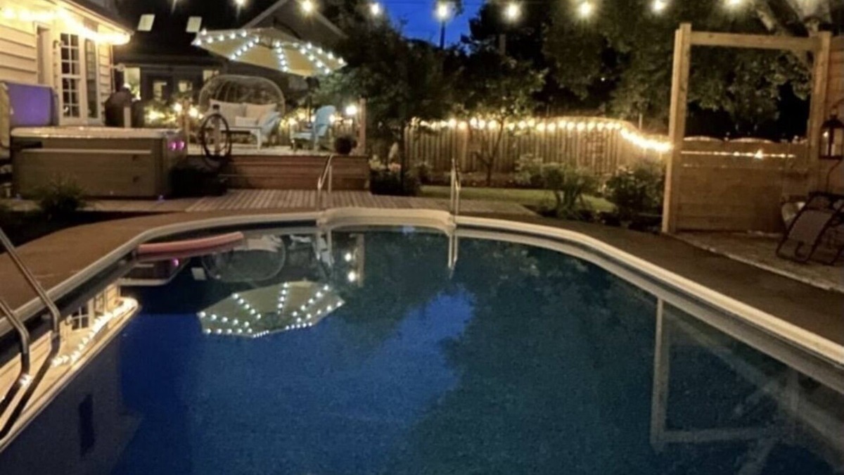 Charlottetown House | Bright 3 Bed, 2.5 Bath, In-Ground Pool/Hot Tub, Close to Downtown Charlottetown❗️