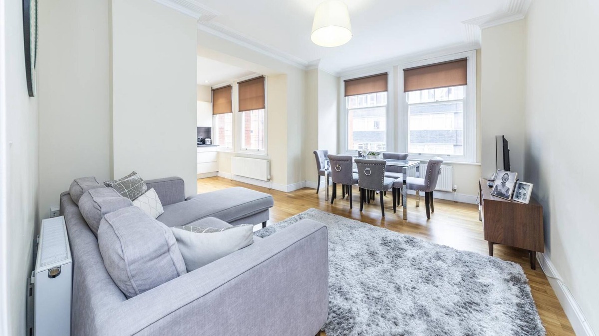 Ravenscourt Park Apartment | Bright 3 Bedroom Apartment in Hammersmith