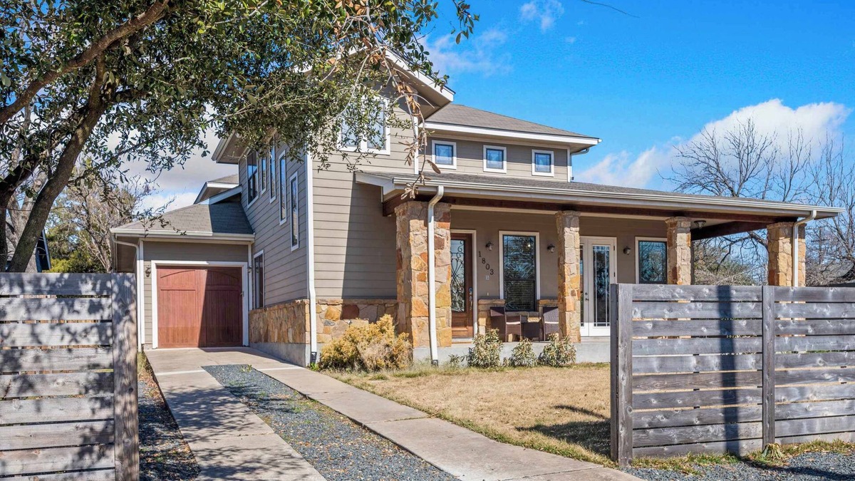 Central East Austin House | Bright 3BR Home | East ATX | Cowboy Pool | Near UT
