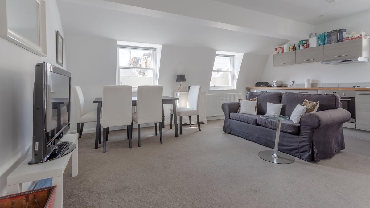 Pimlico Apartment | Bright & Airy 1 Bedroom Apartment in Central London