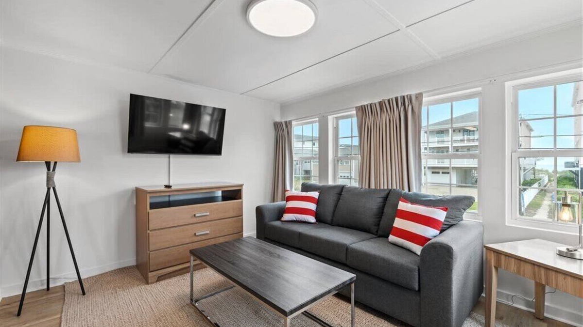 Crescent Beach Apartment | Bright & Airy 2BR | Across from Crescent Beach