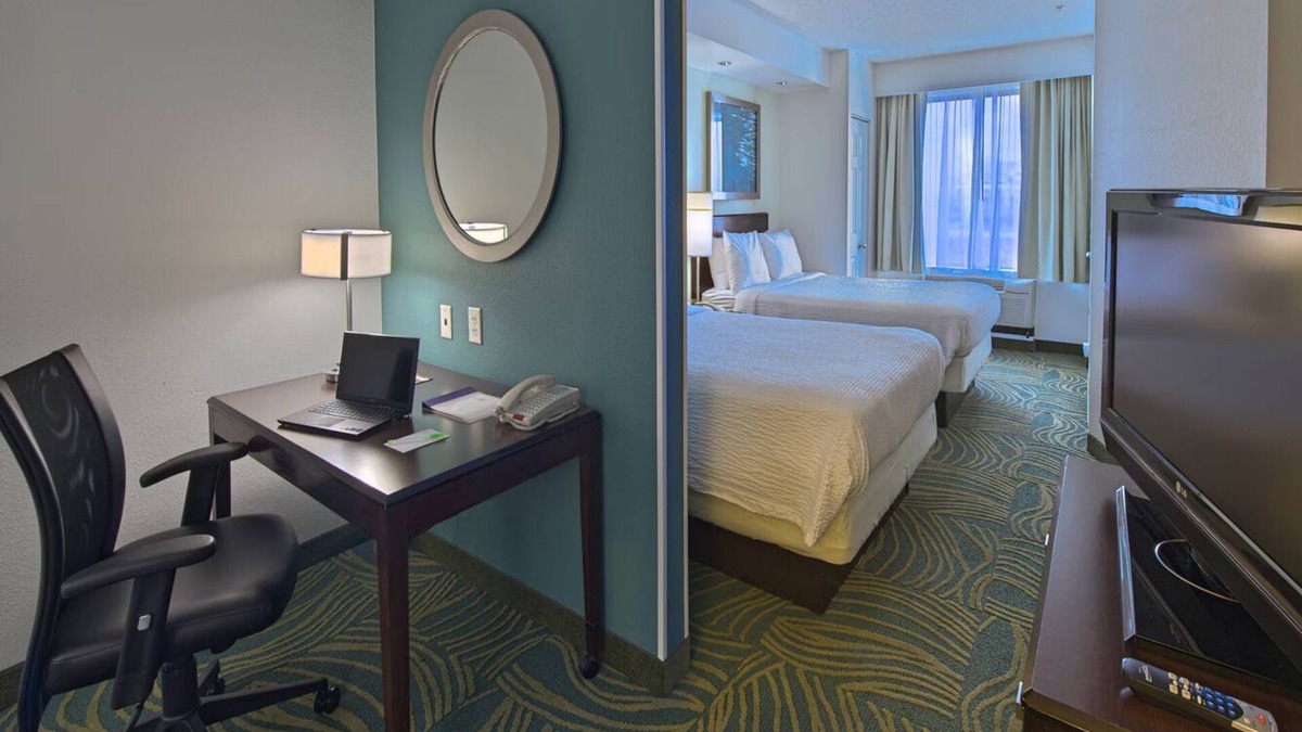 Greensboro Hotel | Bright, All-Suite Stay in Greensboro—Breakfast, Pool, Gym, Near Coliseum