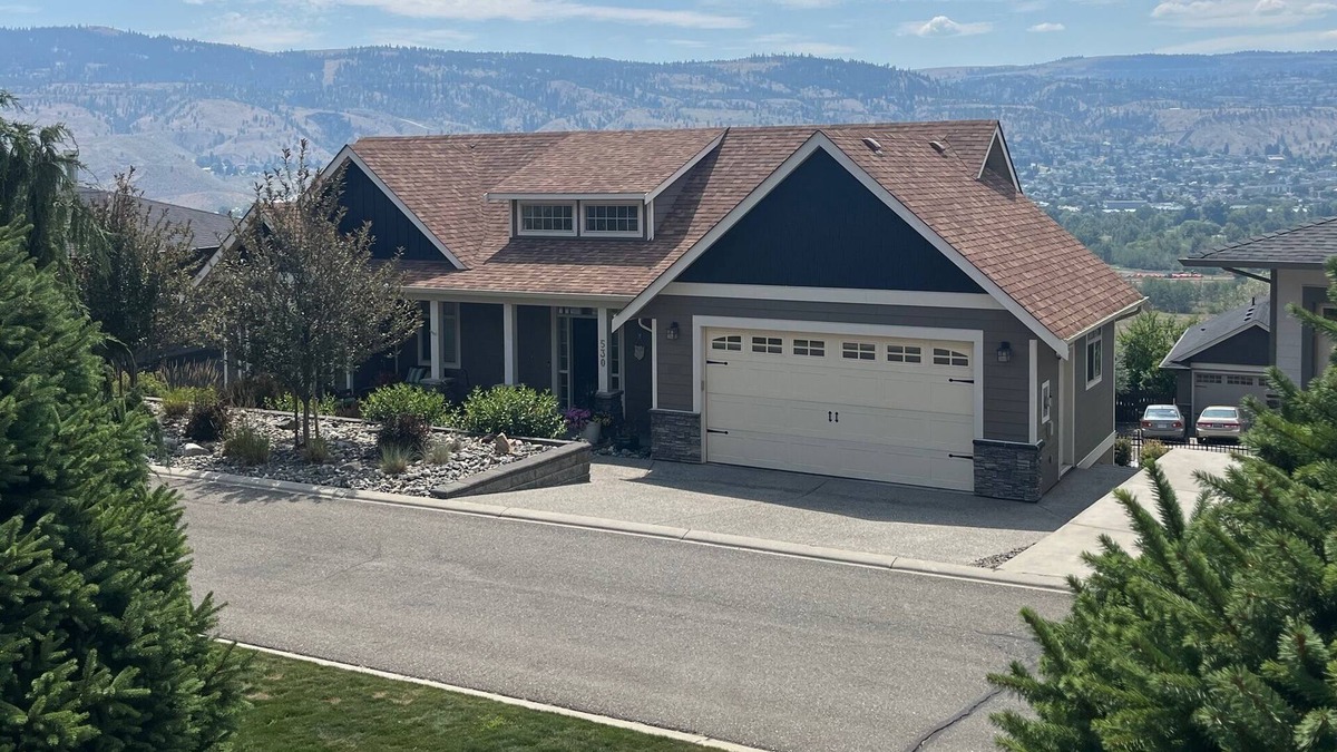 Kamloops House | Bright and beautiful 2 bedroom 2 bath, breathtaking views. 3- 4 month stay only