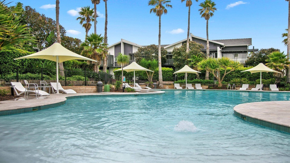 Magenta Shores House | Bright and Beautiful Apt - Magenta Shores easy access to beach, pools and restaurants
