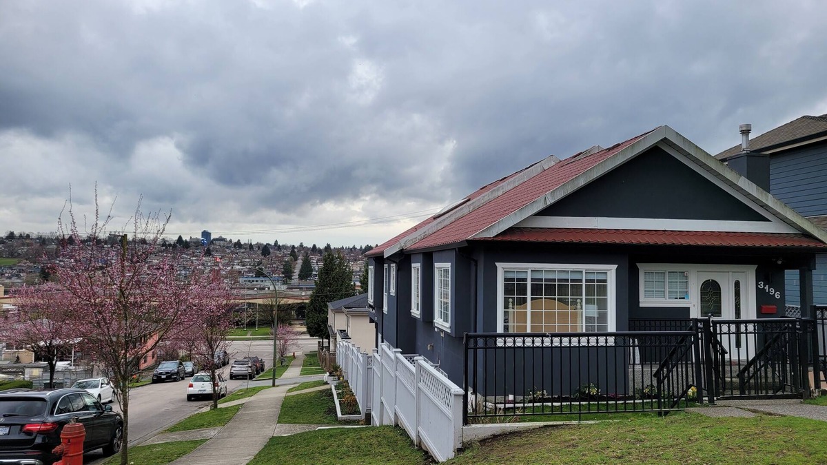 Hastings House | Bright and Beautiful 3 Bed/3 Bath - Vancouver