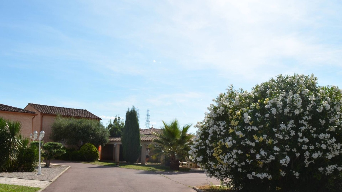 Fabregues House | Bright and calm villa – 15 km away from Montpellier and the beaches