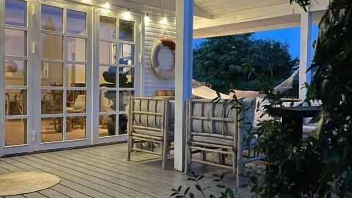 Kerteminde House | Bright and cozy summer cottage on a secluded plot