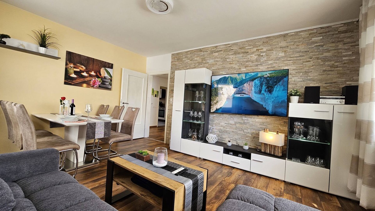 Wesertor Condo | Bright and modern apartment on the ground floor in the center