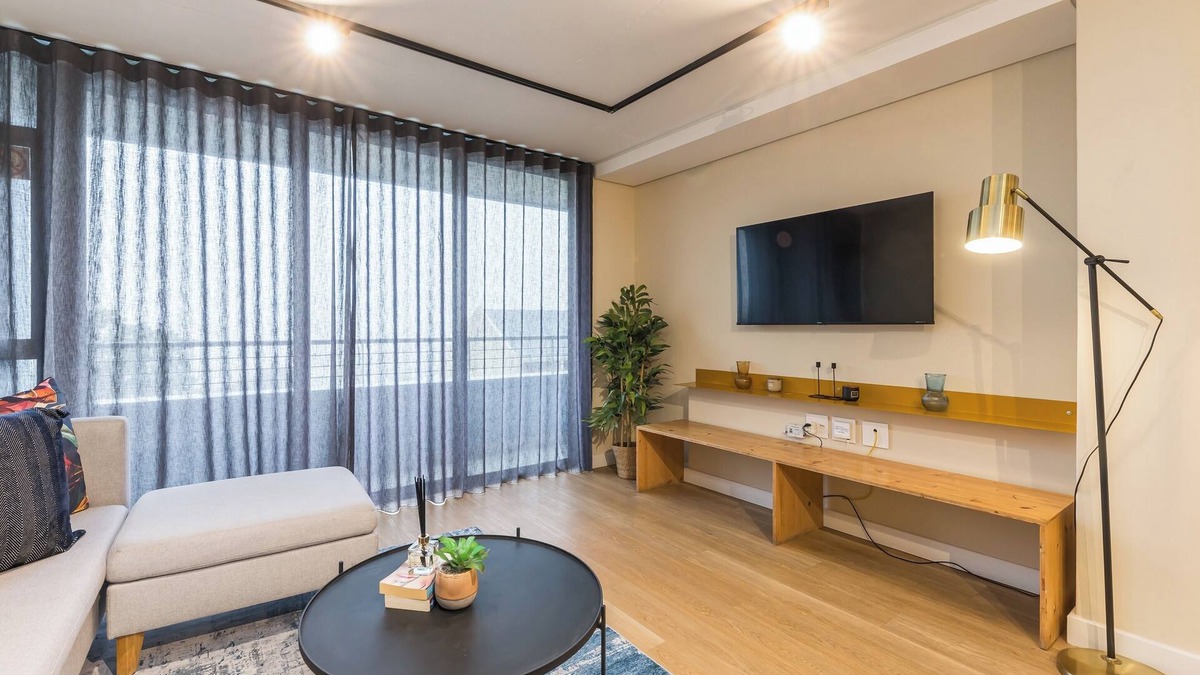 Schotsche Kloof Apartment | Bright and Modern Bo Kaap Escape