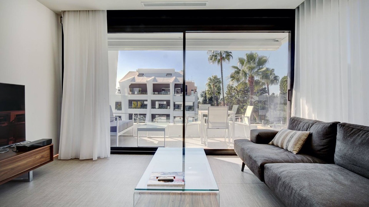 Urbanizacion Pinos Verdes Resort | Bright and new apartment near beaches of Cabopino Marina