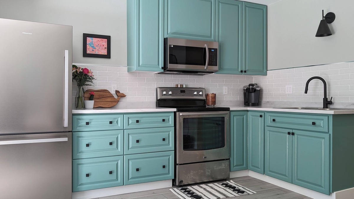 Langford House | Bright and new guest suite on Triangle Mountain.