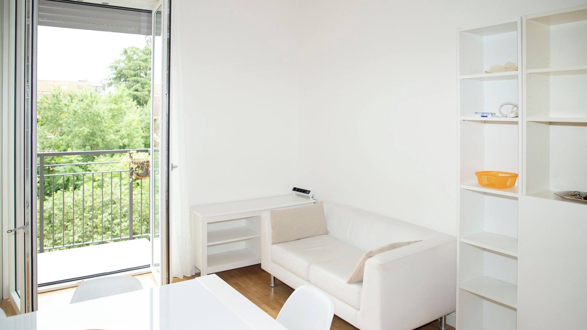 Zona Zara Apartment | Bright and quiet apartment near Isola neighborhood