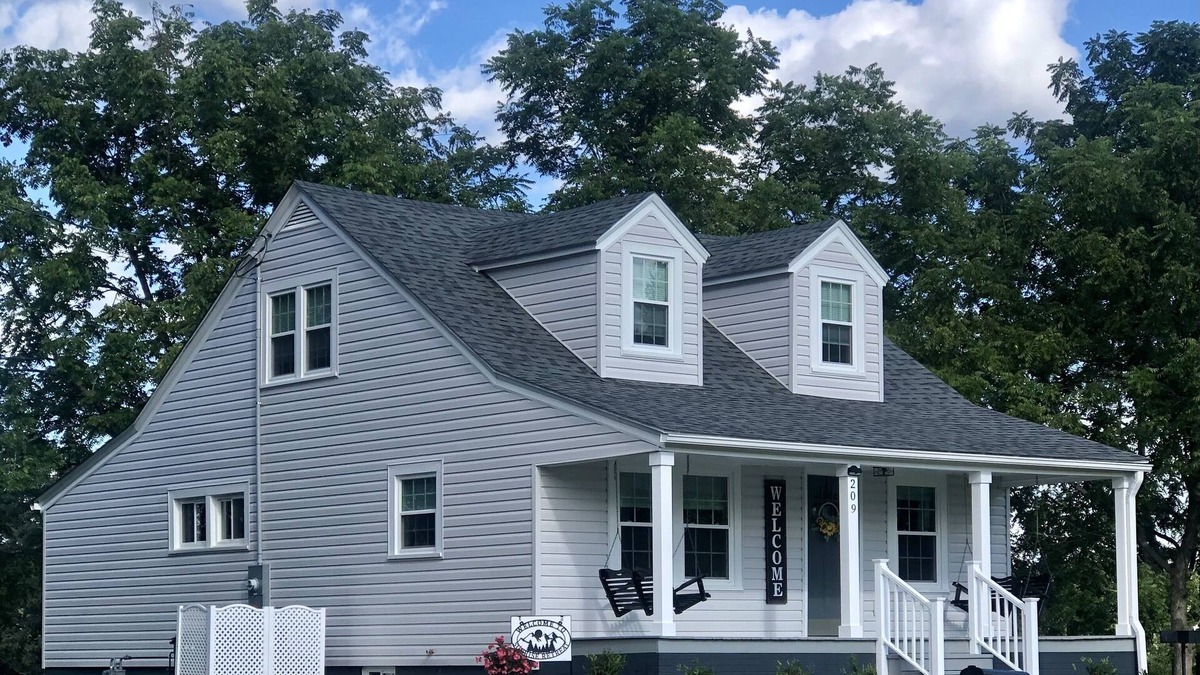 Hillsville Cottage | Bright and Serene Country Cottage in the Blue Ridge Mountains