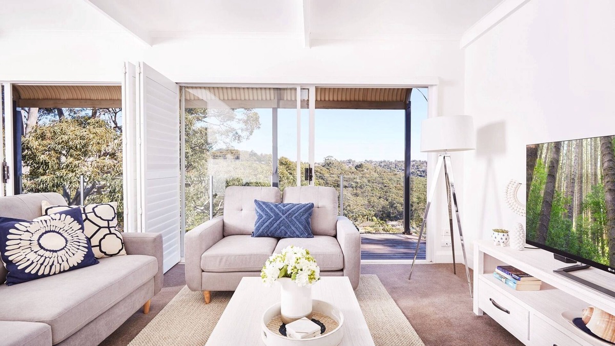 Frenchs Forest Apartment | Bright And Spacious Family Home With Leafy Deck