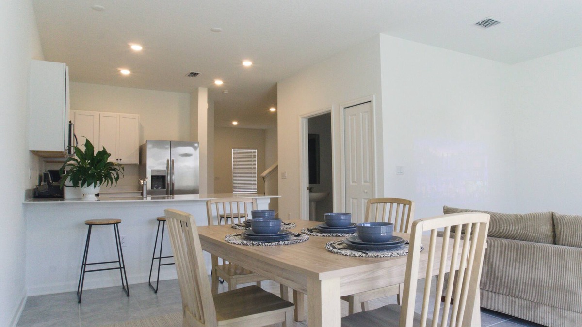 Poinciana House | Bright and spacious 3-bedroom townhouse in Kissimmee - Pool, Nature, Disney