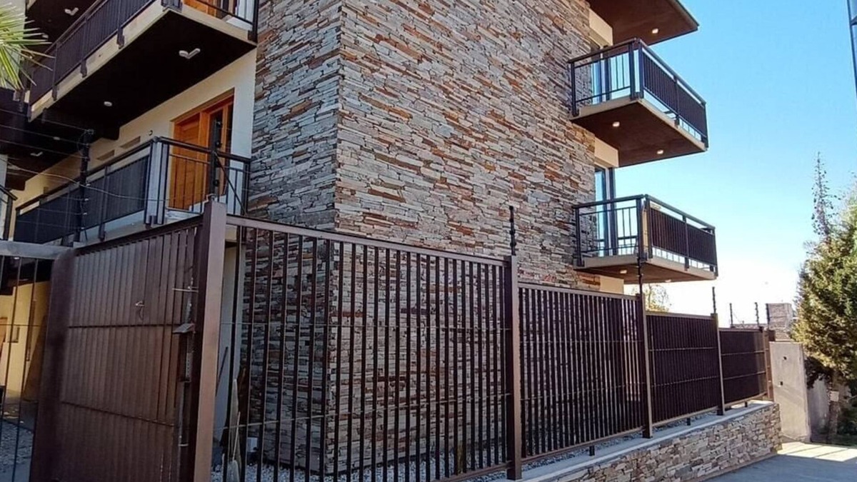 Las Heras Apartment | Bright and spacious apartment in Mendoza.