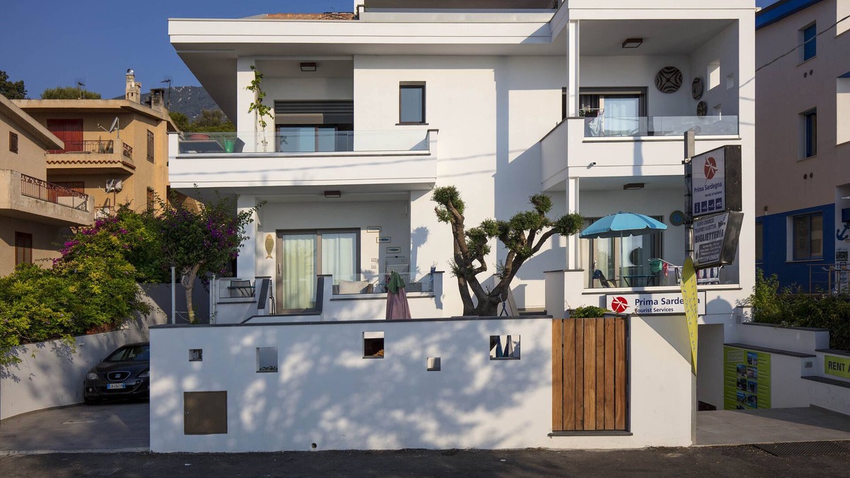 Cala Gonone Apartment | Bright and spacious sea view apartment with balcony and wi-fi 10mt from beach